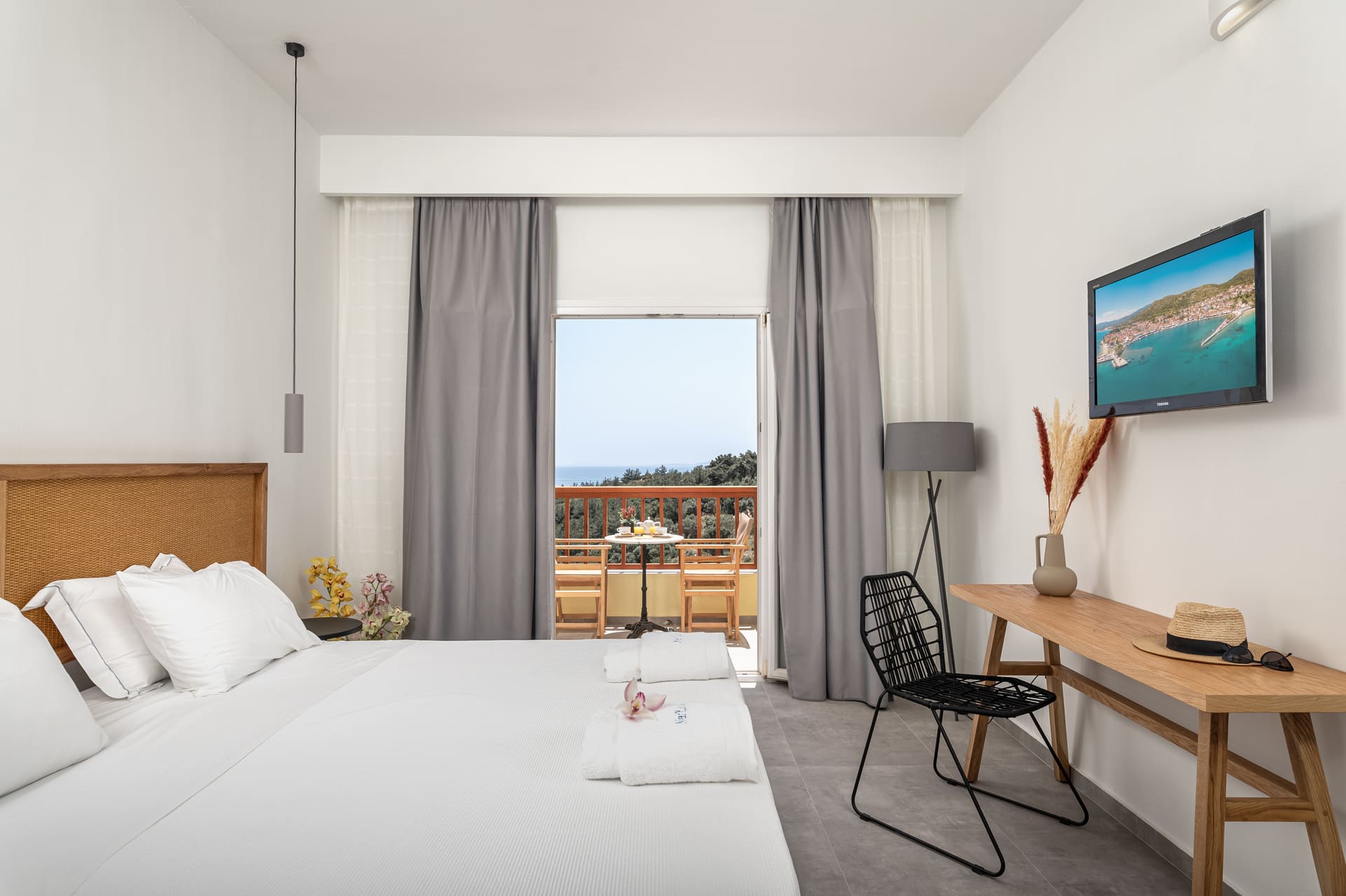 Superior Room with private Terrace - Naftilos Boutique Hotel and Residences